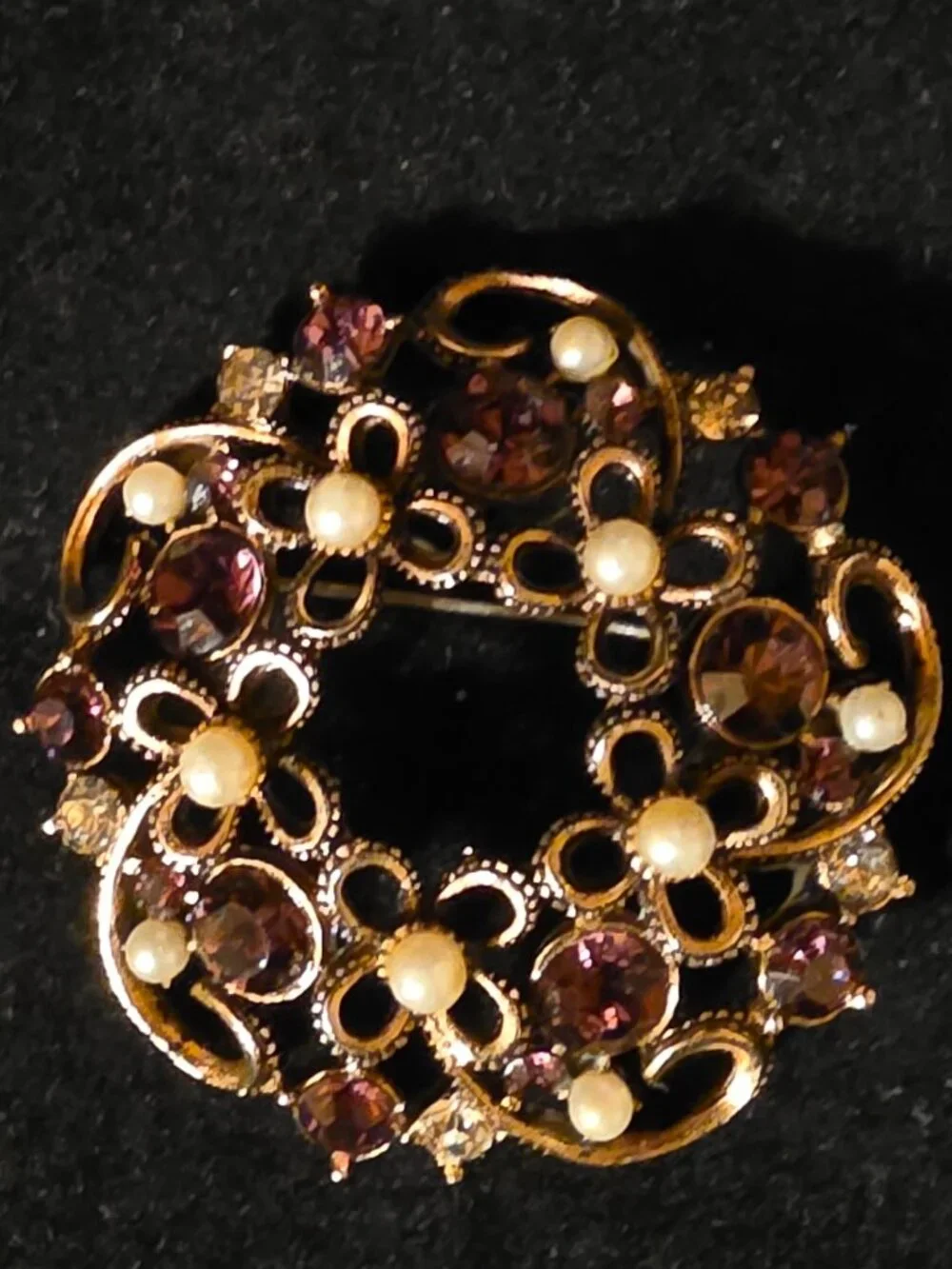 Vintage Gold Tone Filigree Purple Rhinestone/Faux Pearl Brooch